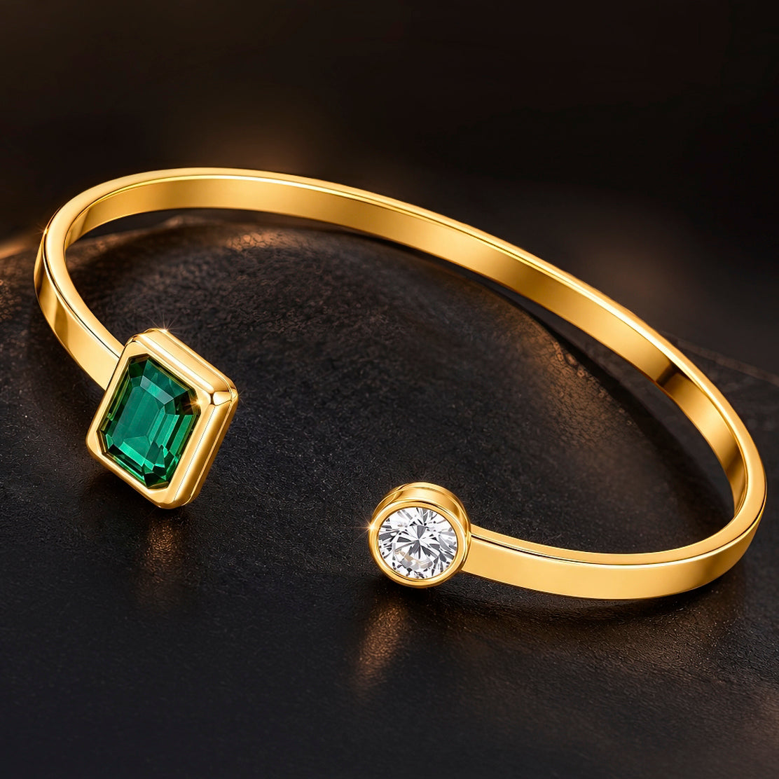 Bracelet Anti-Tarnish Emerald Crystal Cuff (Adjustable Size) - View 1