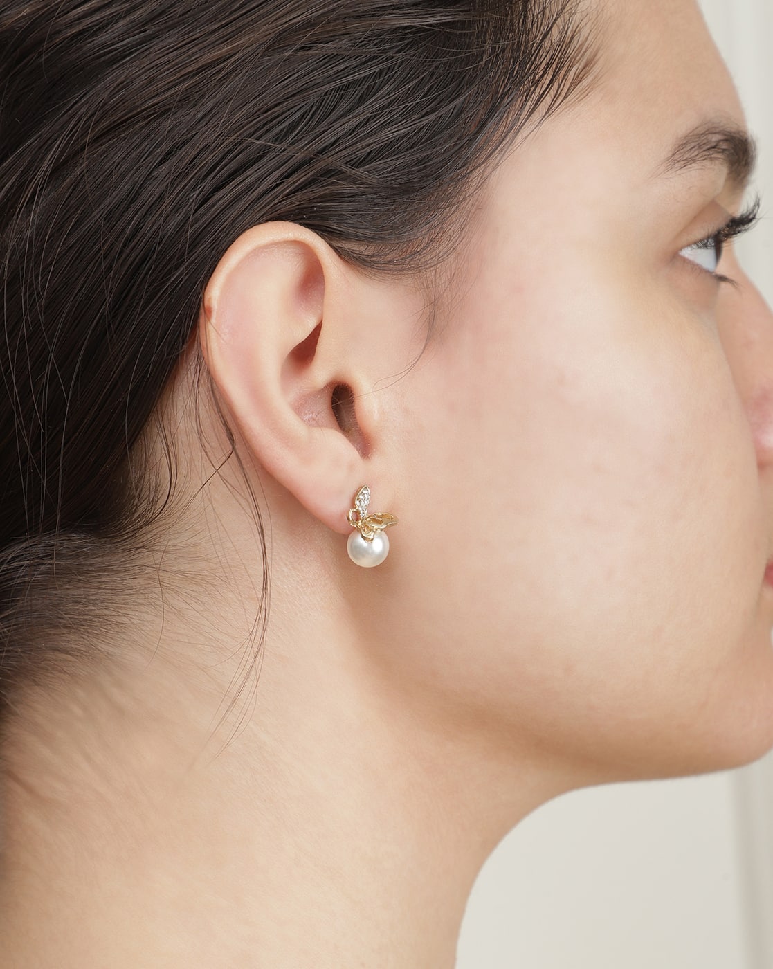 Earrings Anti-Tarnish Butterfly Shaped Pearl Detail Stud - View 1